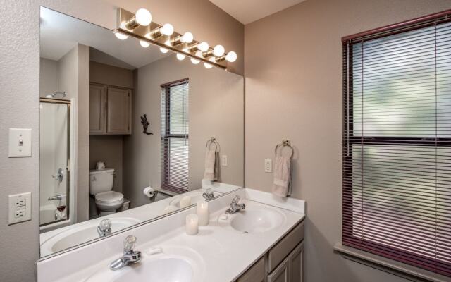 Chelsea House - Three Bedroom Cabin