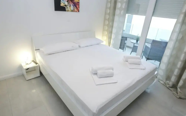 Tomana B Apartments