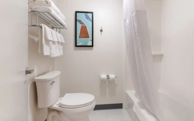 Best Western-Campus Inn