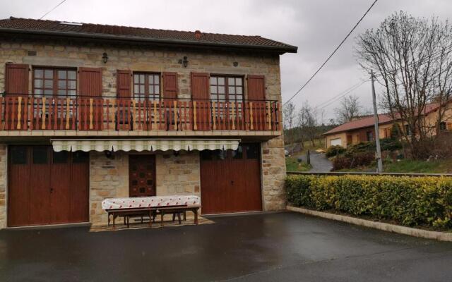 Gîte Saint-Germain-Laprade, 4 pièces, 6 personnes - FR-1-582-322