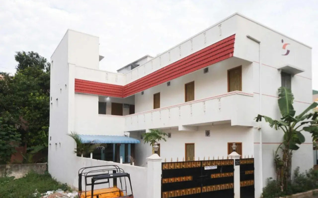 Spot On 701334 Shappy Inn Koyambedu