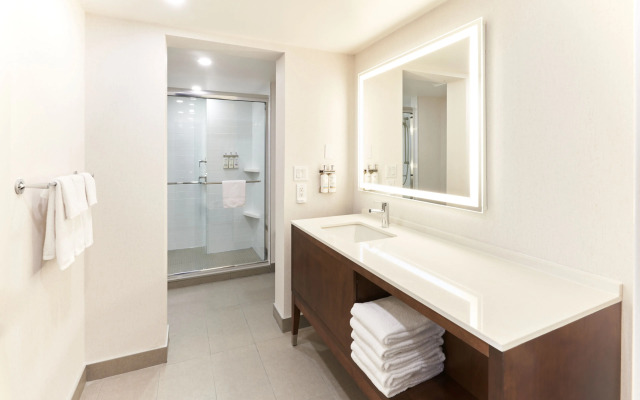 Holiday Inn Hotel & Suites Ottawa Kanata by IHG