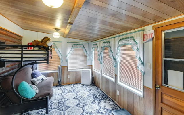 'grandpa's Cabin' ~ 30 Miles to Yellowstone!