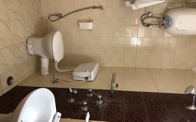 Hotel Saluja