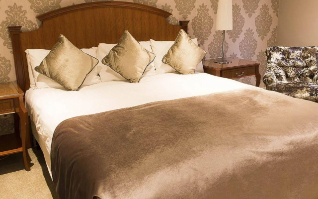 TF Royal Hotel