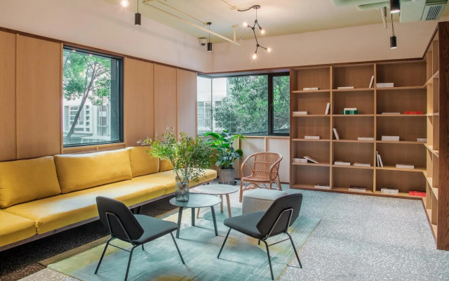 baseLITE-WESTBUND Serviced Apartment