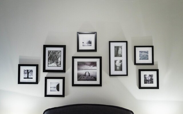 QuickStay - Chic & Modern Townhouse in Little Italy