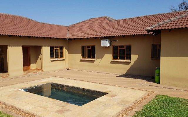 Hornbills Rest Country Home