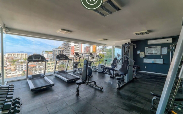 Stunning 2 BR Condo in Romantic Zone - Pool