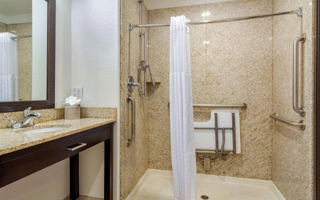 Comfort Inn & Suites Brighton Denver NE Medical Center