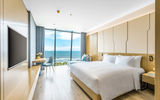 Awaken Danang Hotel - Image 2