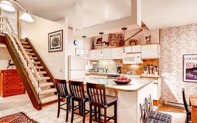 Kutuk Condominiums by RLC