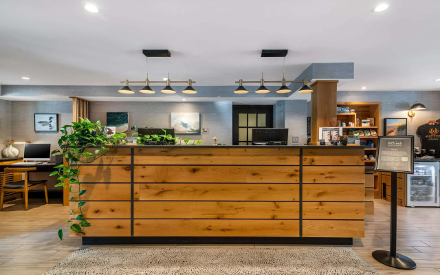 Maine Evergreen Hotel, Ascend Hotel Collection
