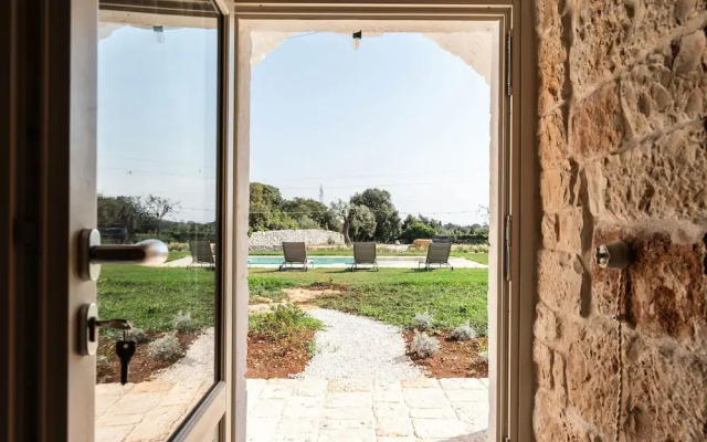 4152 Trulli Salsapariglia by Perle di Puglia