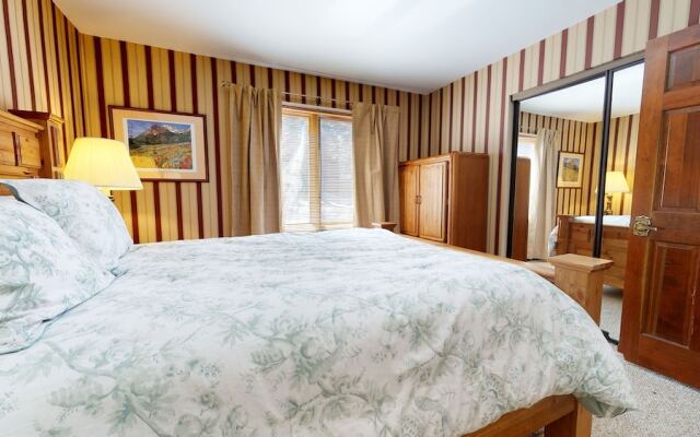 Winterset Woodland - Near Hike & Bike Trails!