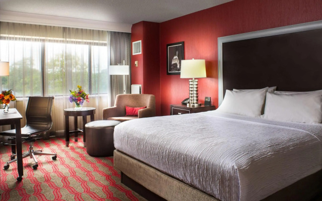 DoubleTree by Hilton New York LaGuardia Airport