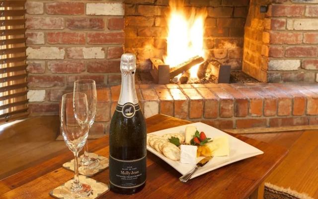 Woodlands Rainforest Retreat