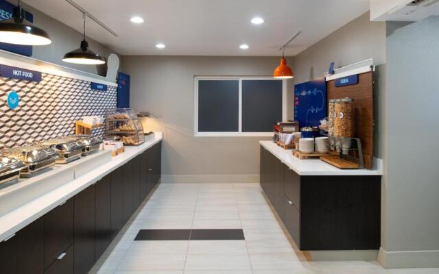 Holiday Inn Express Santa Rosa North by IHG