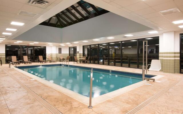 Hampton Inn & Suites Newark-Harrison-Riverwalk