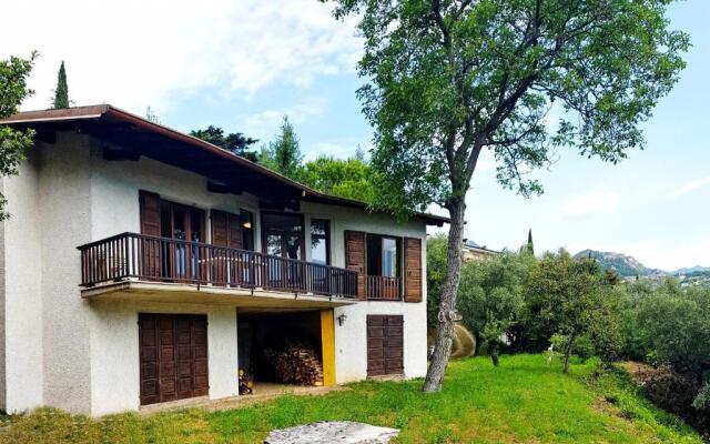 Villa Paradiso Pieve by Gardadomusmea