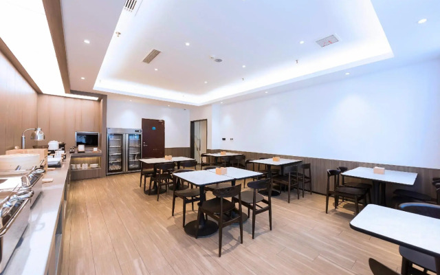 HanTing Hotel (Zhengzhou Yinping Road Dongqing Street Subway Station)