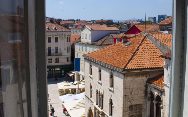 Rodrigo Apartments