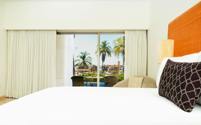 Camino Real Zaashila Huatulco