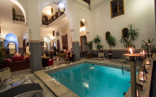 Room in B&B - Riad Authentic Palace & Spa -jawhara