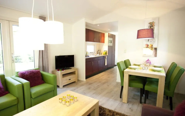 Elegant Chalet 25 km Amsterdam