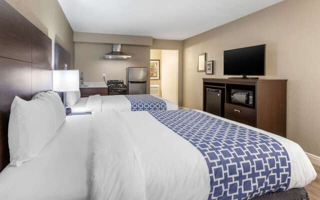 Rodeway Inn & Suites Ontario