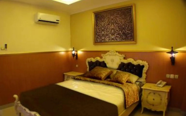 Grand Batik Inn