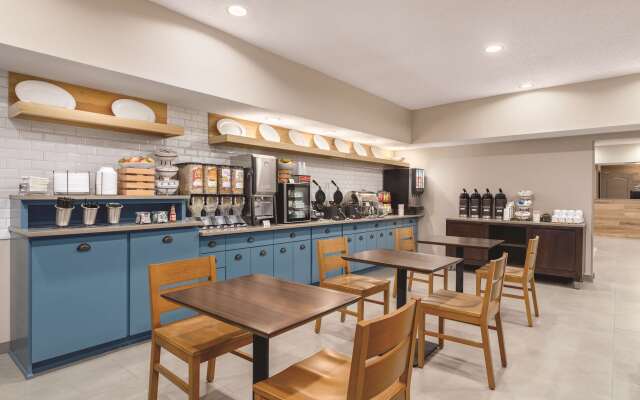 Country Inn & Suites by Radisson, Big Flats (Elmira), NY