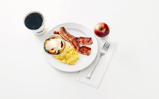 Holiday Inn Express & Suites Ottawa West - Nepean by IHG