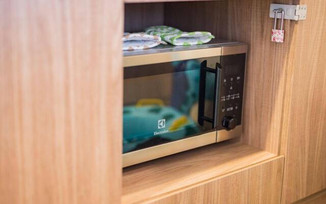 Charming Pool View by Rain Cha Am Condo