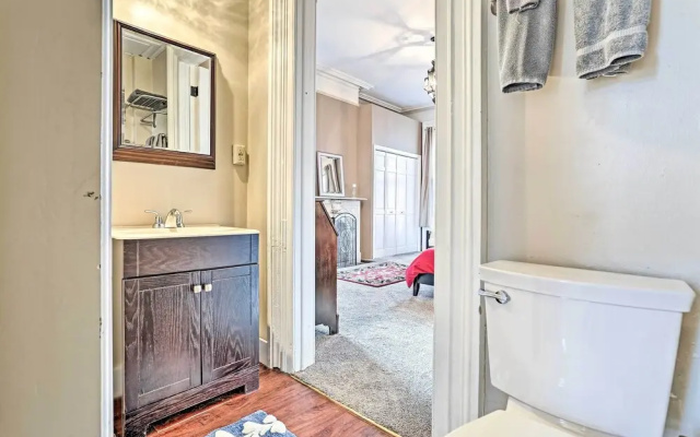 Centrally Located Apt in Victorian Mansion!