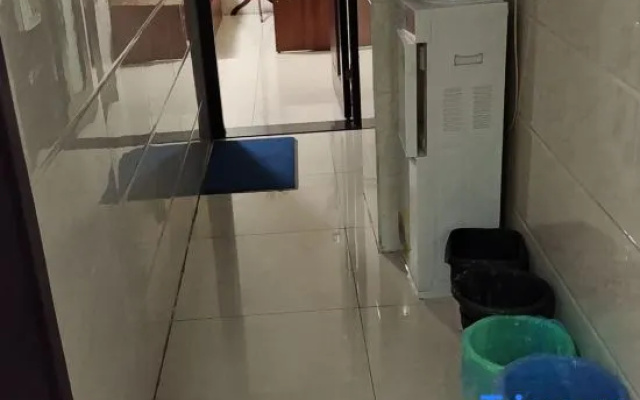 Yunlei Supermarket Hotel