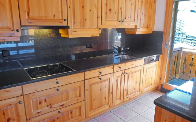 Rhodonite 4 Ollon in Ollon