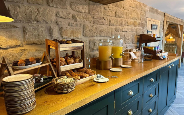 Peak Edge Hotel