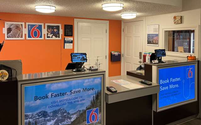 Motel 6 Butte, MT - Historic City Center