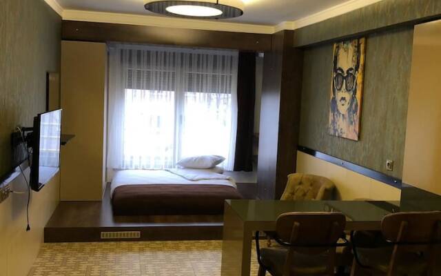 Antique Art Residence