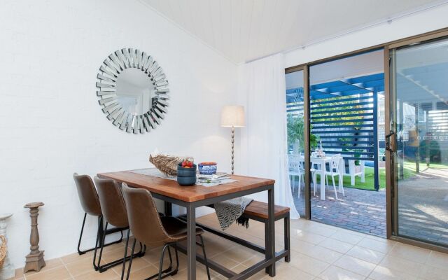 Sandy Point Road, 51