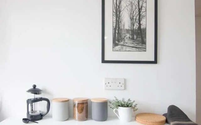 Bohemian top Floor Apartment With Views Over City