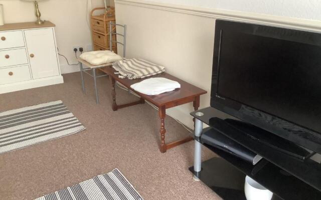 Second Floor Apartment Tenby Town Centre