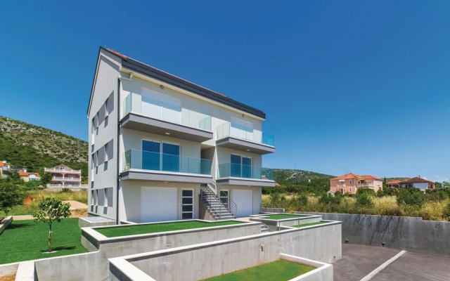 Beautiful Apartment in Trogir With 2 Bedrooms and Wifi
