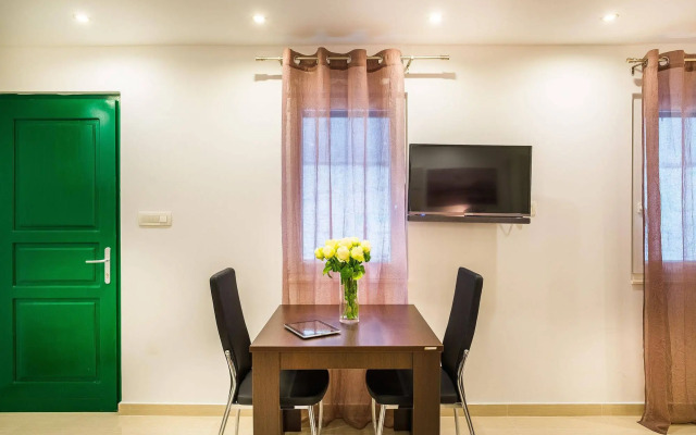 Split Oasis Apartments