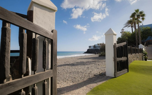 Bungalows Side Shore