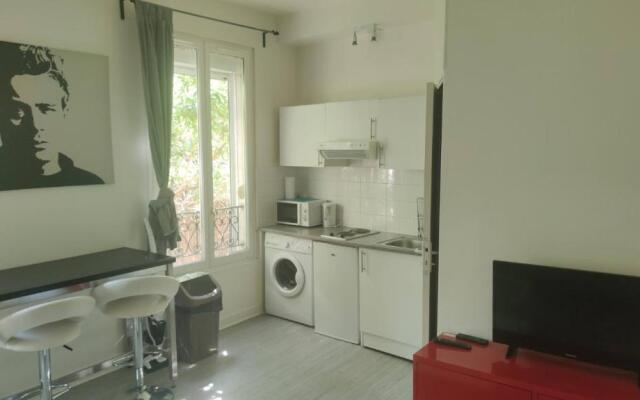 Charming Parisian studio!