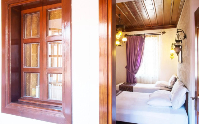 Cicerone Lodge Hotel