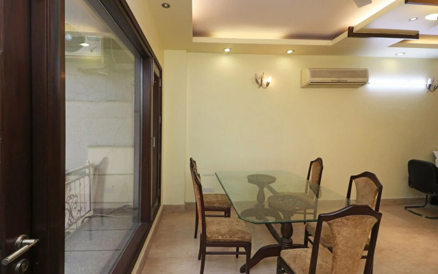 OYO 28061 Amar Villa One