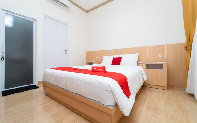 RedDoorz near Griya Agung Palembang